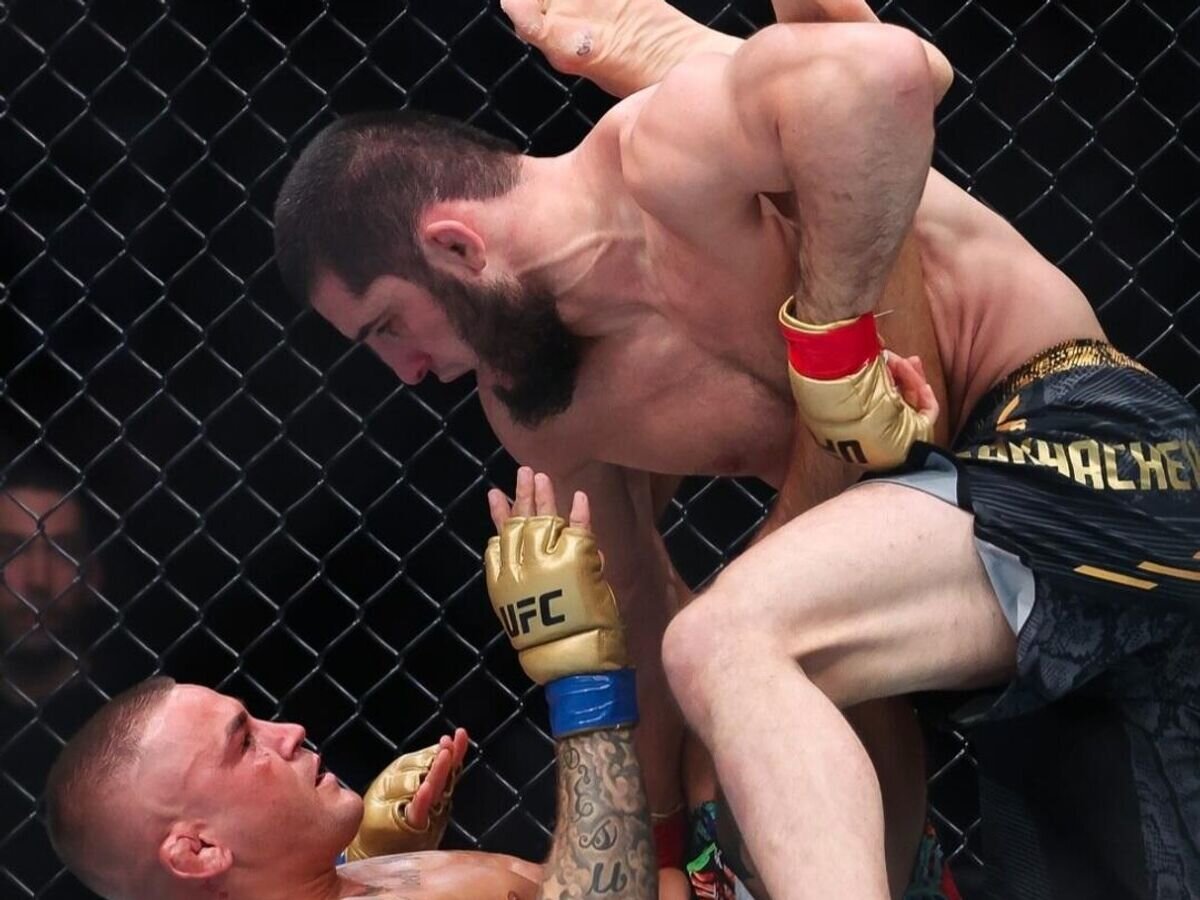    Эпизод боя Ислама Махачева против Дастина Порье© UFC