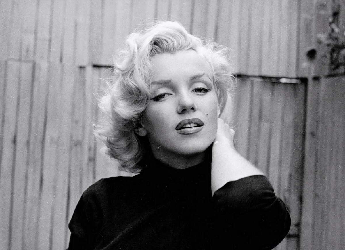 Мэрилин позирует у себя дома в фотосессии Альфреда Эйзенштадта для журнала Life. Здесь ей 26 лет // Источник: Alfred Eisenstaedt, Life Pictures, Shutterstock (1953)