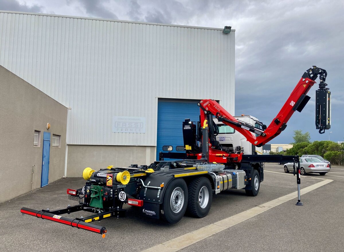 Телескопический противоподкатный брус нужен при транспортировке негабаритных бункеров!