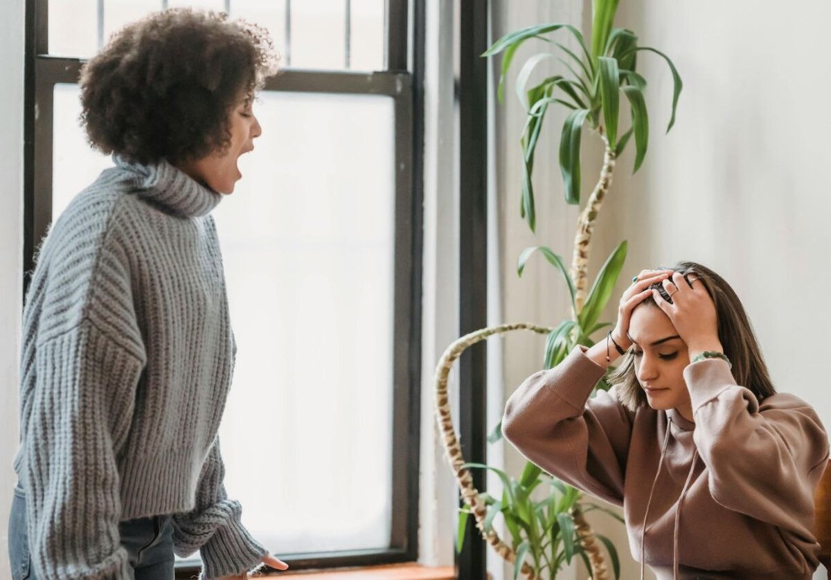 Несдержанная пассивная и активная агрессия может привести к серьезным конфликтам и даже разрыву любовных, деловых или дружеских отношений. Фото с сайта pexels.com, используется по лицензии Creative Commons