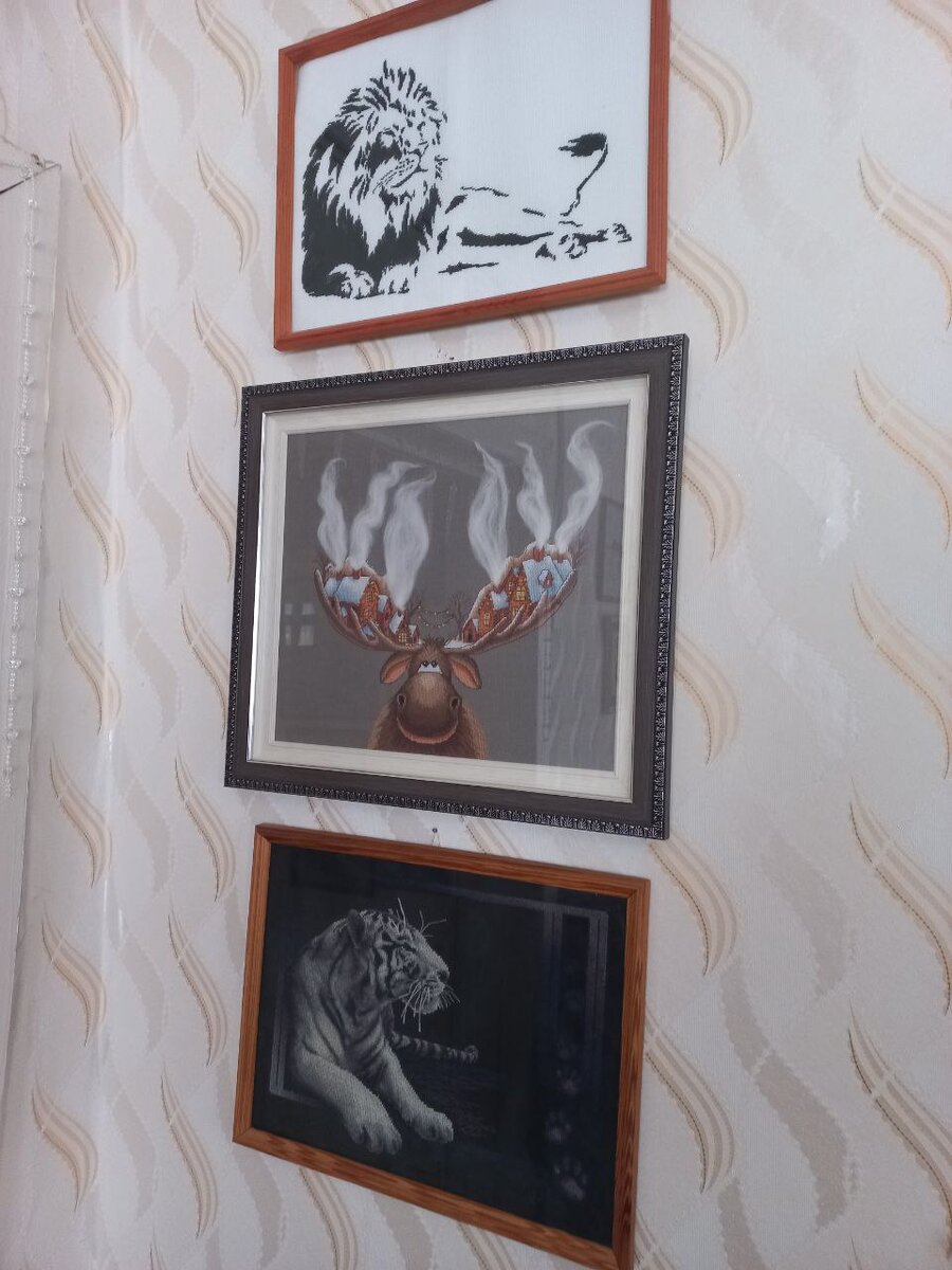 Нижняя работа — белый тигр от "Панны"