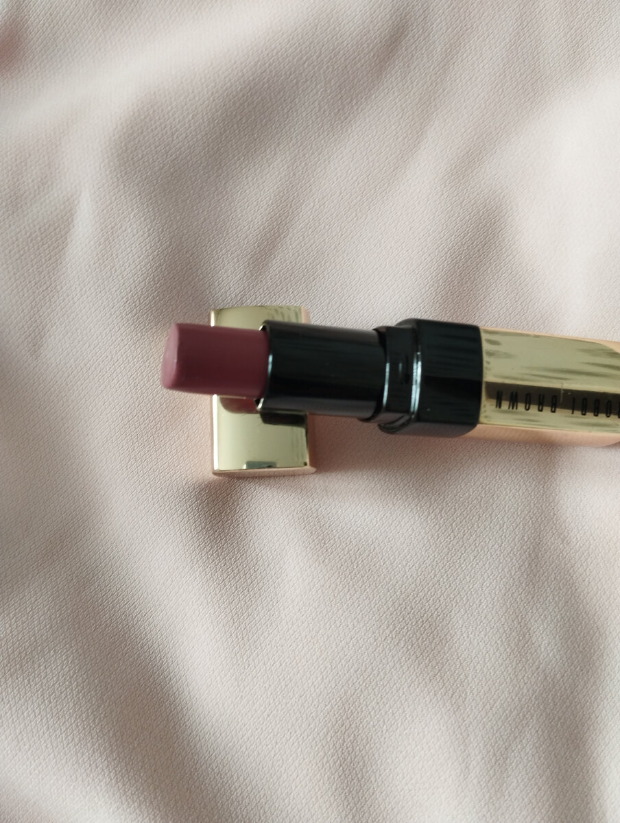 Помада для губ Bobby Brown Luxe Lip Color. Оттенок Desert Rose.
