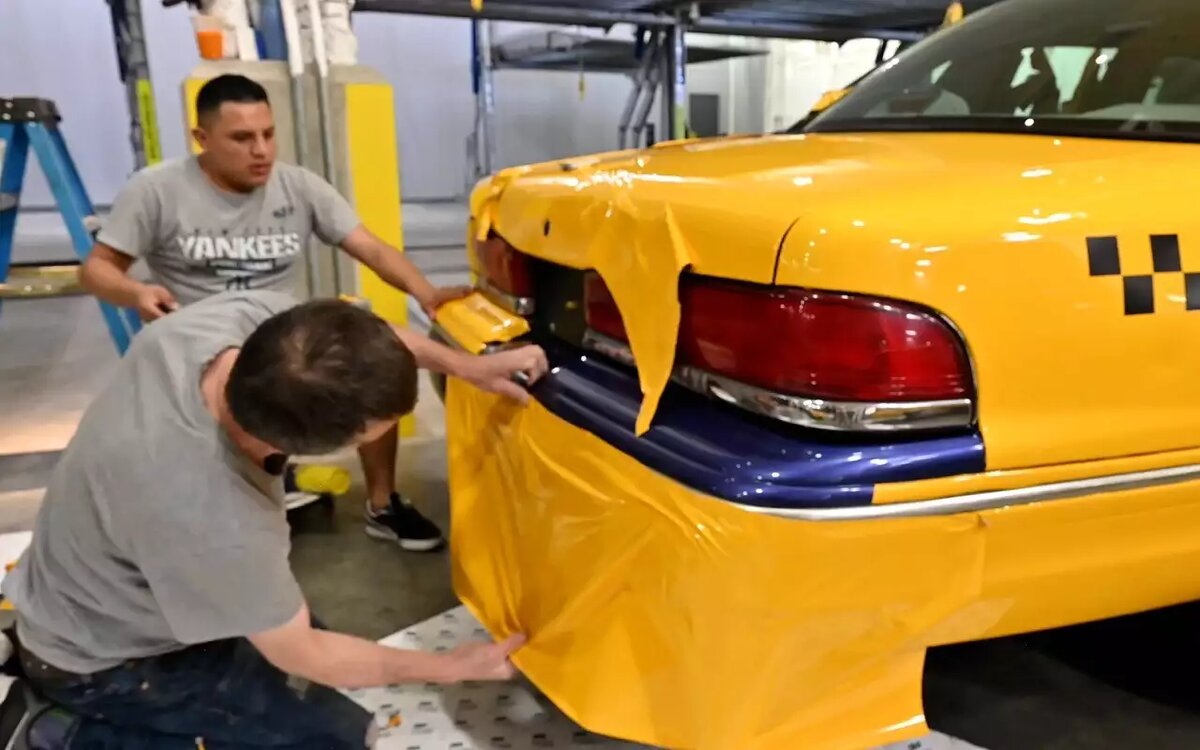    Защитная пленка может разрушить кузов машины