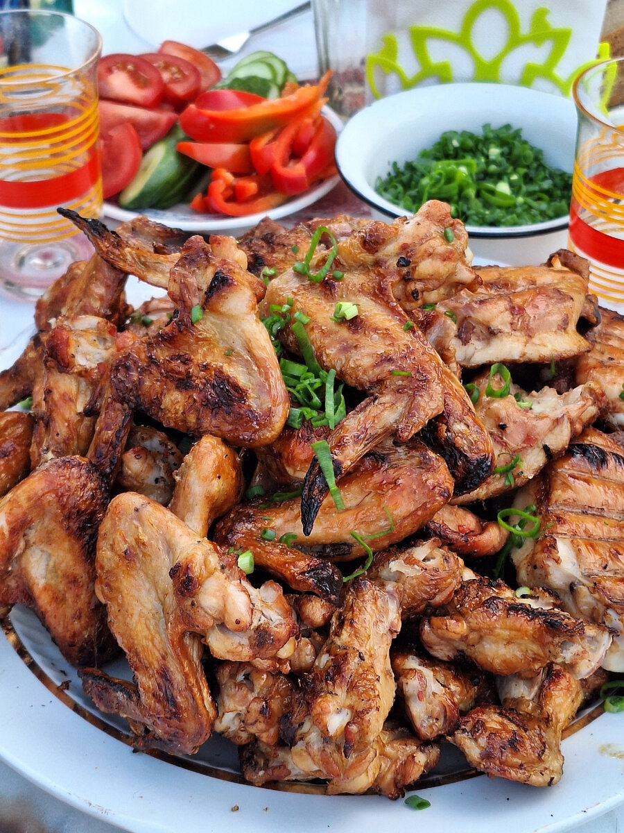 Я давно веду на https://youtube.com/@user-py9kl1mj1d?si=Nuj2P4w1cI8-jyrh рубрику КУЛИНАРНО-ЭКСПЕРИМЕНТАЛЬНАЯ ЛАБОРАТОРИЯ. В связи с тем, что мы можем лишиться вышеуказанной площадки, я решила совместить две мои любимые темы здесь. Надеюсь, вам понравится и вы меня поддержите!!!🙌🌸🌸🌸