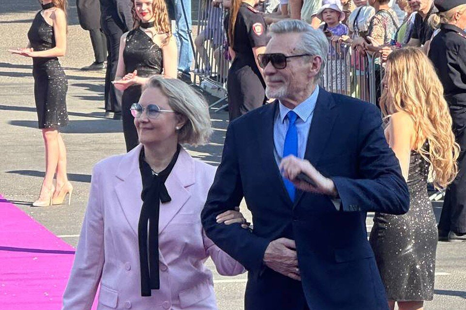    Фото Александр Михайлов с супругой Оксаной Ольга РОДИНА