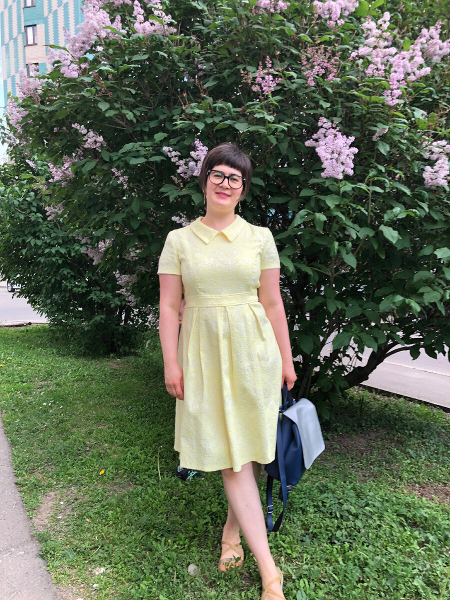 Самая короткая стрижка за всю мою жизнь! Максимально убрали затылок в попытке сравнять заново отросшие короткие волосы, с тем, что осталось в прежней длине (каре)