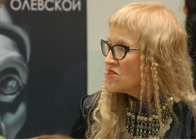 Из интернета.  Инна Олевская.
