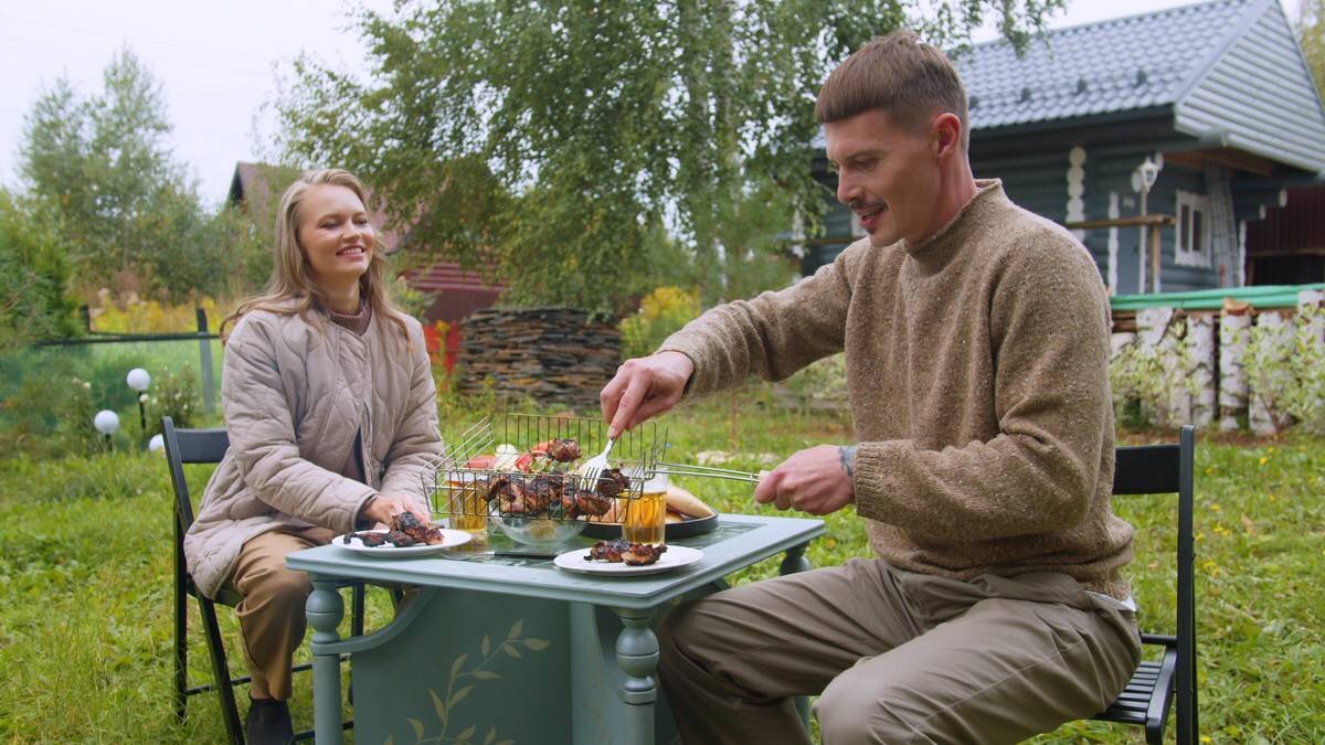    Чаще всего загородное жилье на лето арендуют молодые семьи. А предпочитают они снимать дома с небольшими участками, чтобы было меньше хлопот / Фото: Shutterstock/FOTODOM