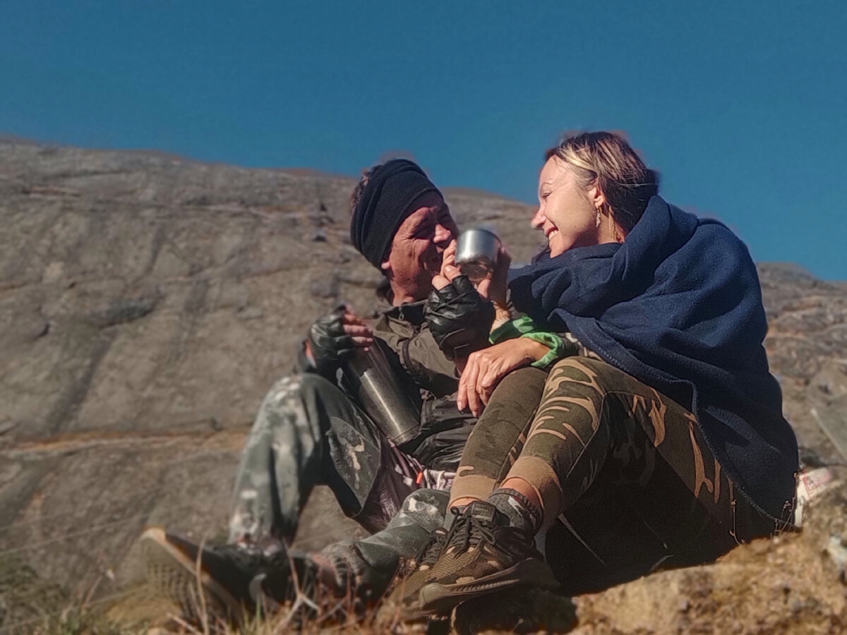 Привет, мы Лёша и Катя. Встречаем рассвет на горе Анамуди