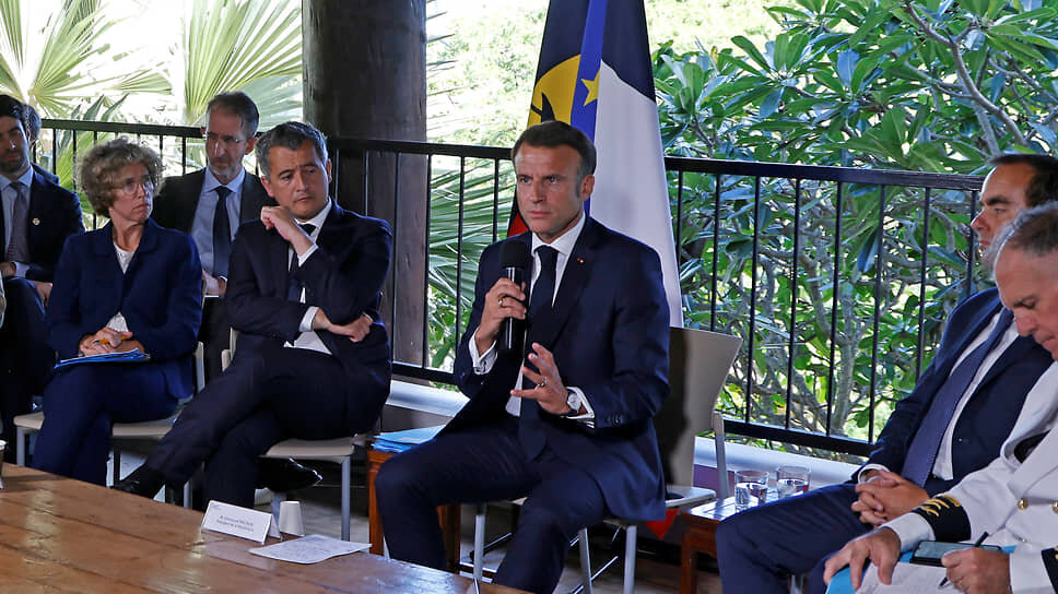 Фото: Reuters📷Эмманюэль Макрон (в центре)