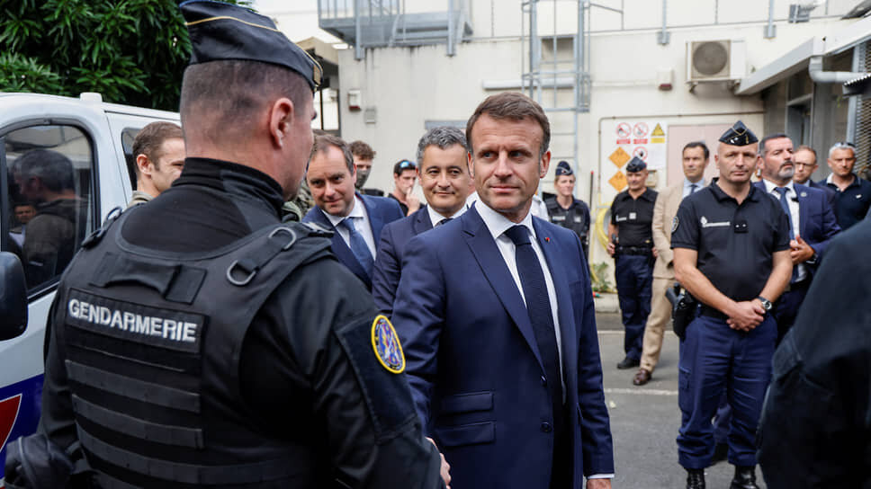 Фото: Reuters📷Эмманюэль Макрон (в центре)