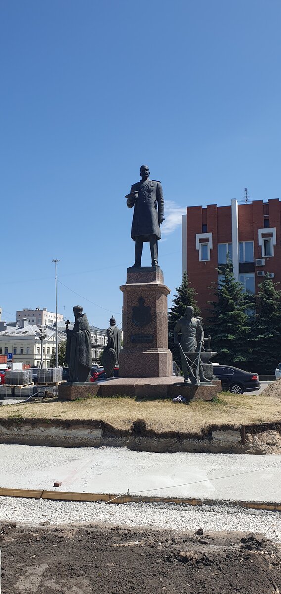 Памятник Столыпину
