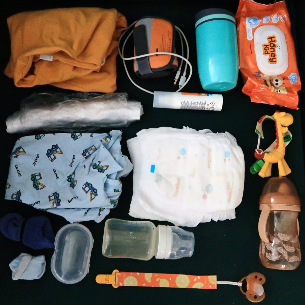 Прогулочный набор компактного джентльмена. Видела, что так фотографируют походные рюкзаки