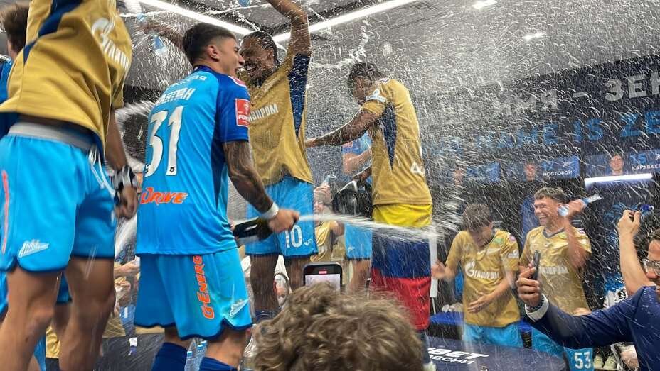    «Зенит» празднует победу в Кубке России. Фото: Денис Акинин