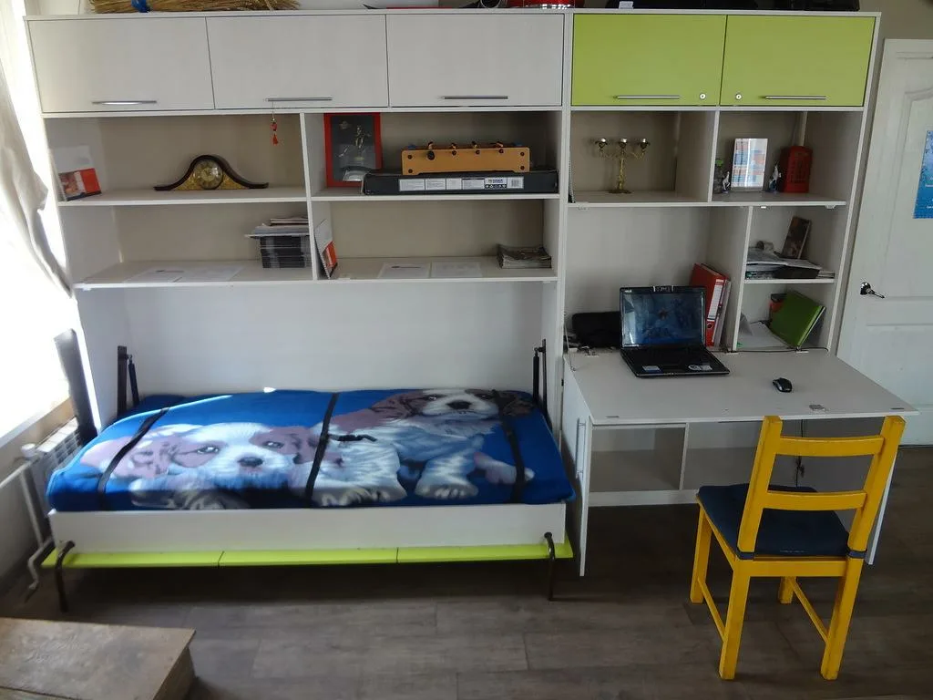 фото с сайта 1000dosok.ru. Вариант компактного обустройства детской комнаты.