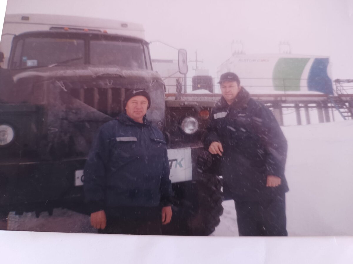 Папа (слева)где-то на севере