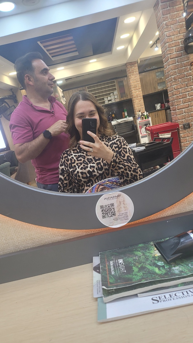 Один из тех моментов, когда я просила сделать мне хвост. Но почему-то у меня кудри. Эрзурум. Личный архив.