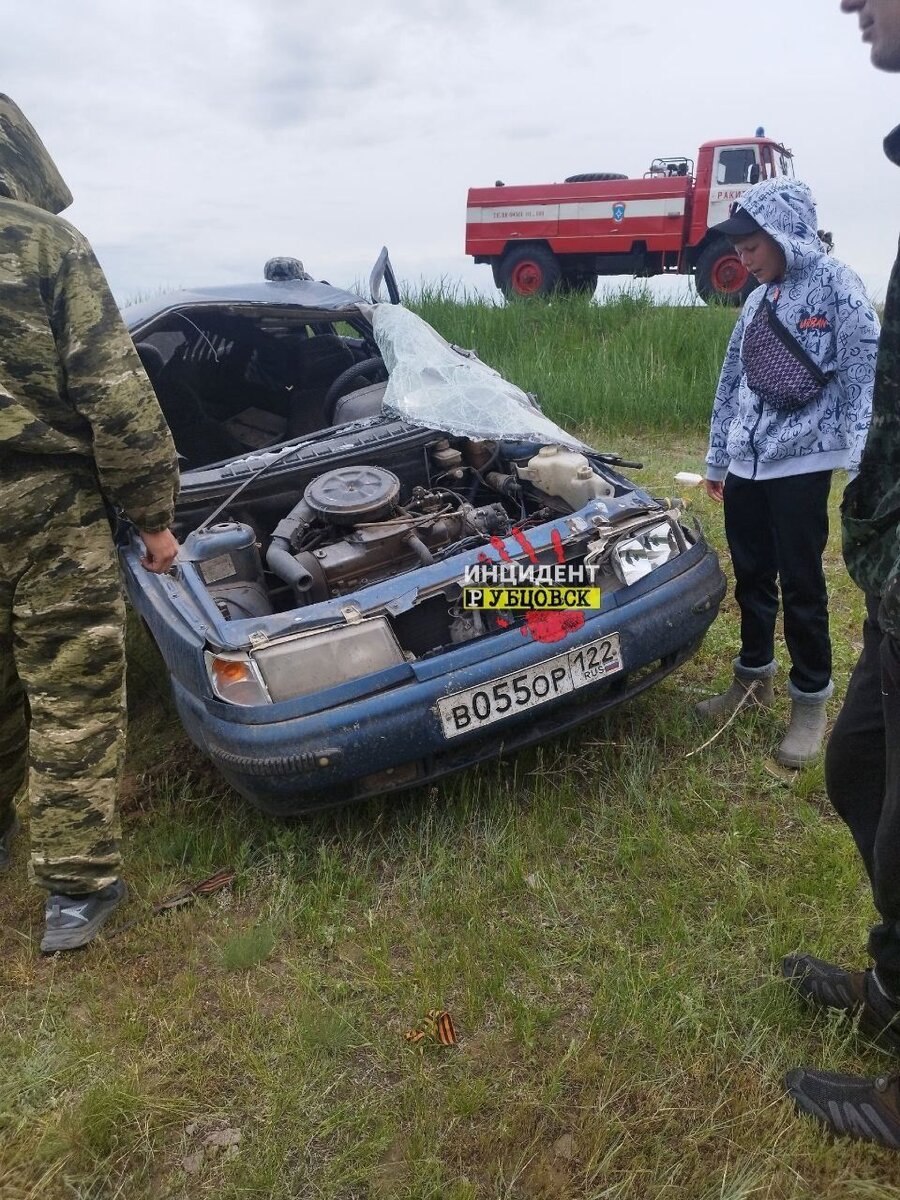 В Алтайском крае ВАЗ слетел с дороги и перевернулся | ТОЛК | Дзен