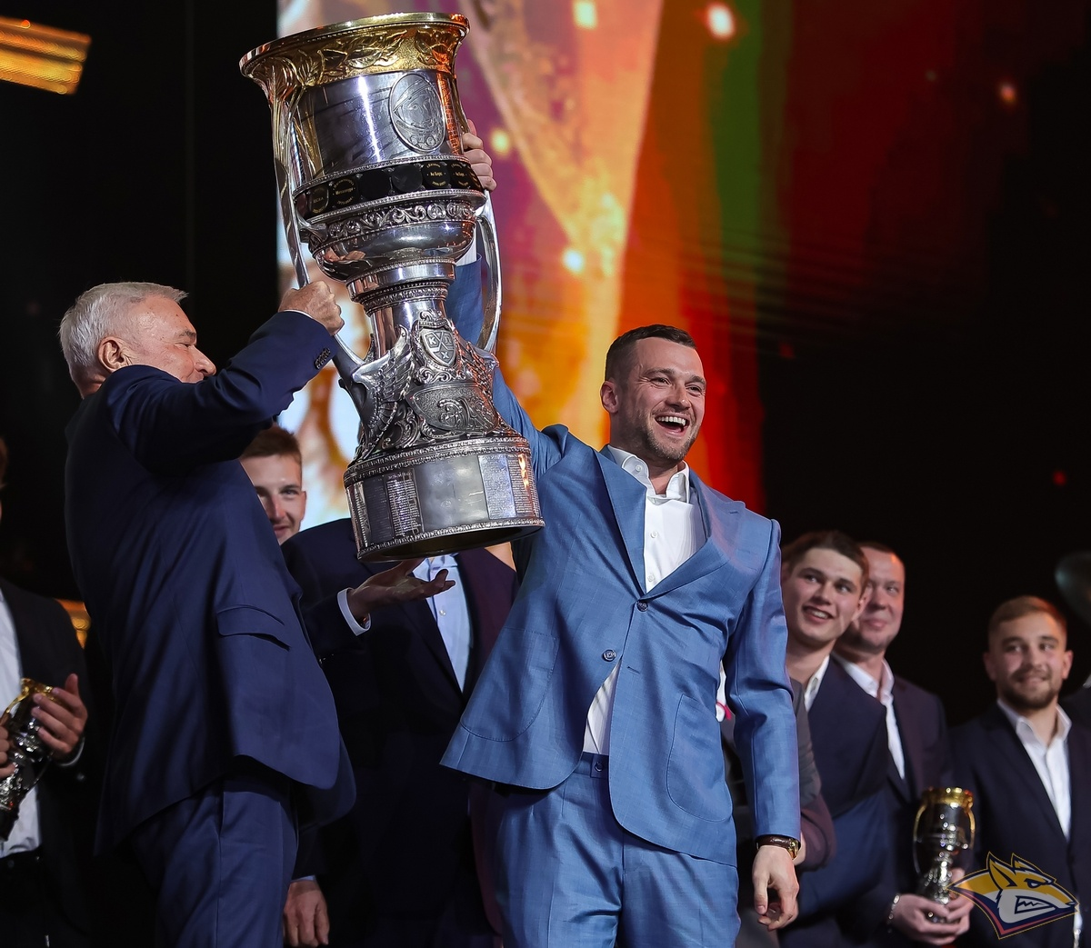 В последний день весны, когда Магнитка чествовала свою, самую титулованную в постсоветский период отечественного хоккея, команду, третий раз ставшую обладателем Кубка Гагарина и шестой – чемпионом...-2