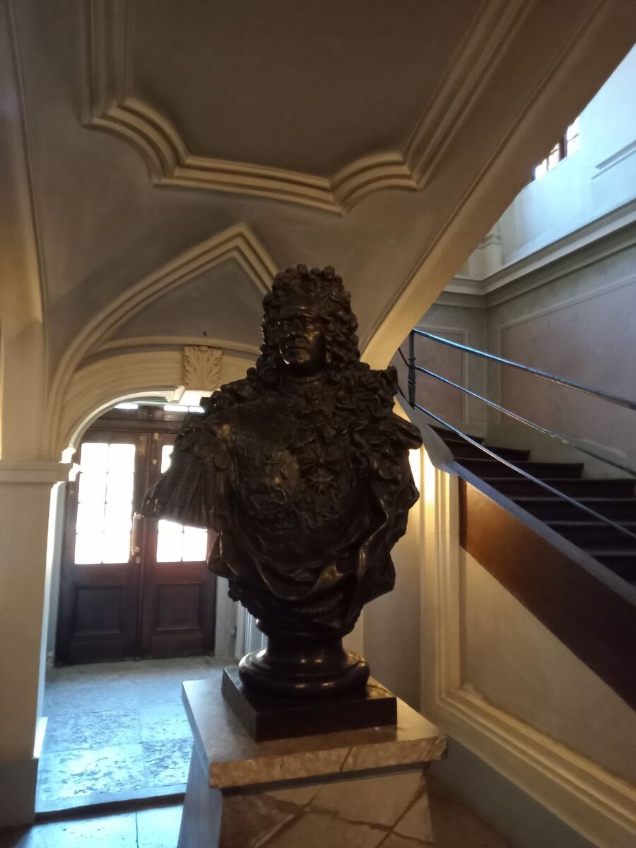 Прижизненный бюст Александра Меншикова работы знаменитого Растрелли.