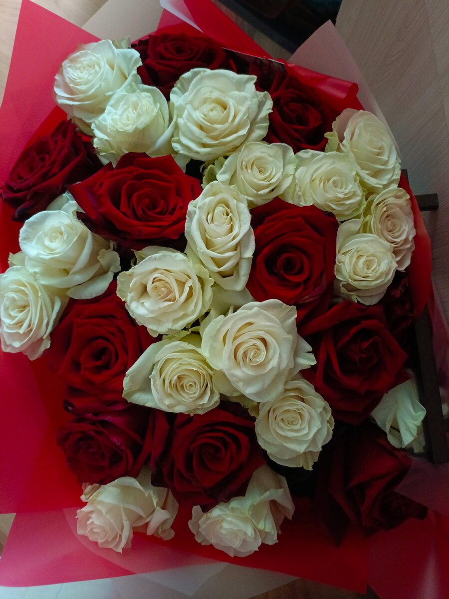 Букет роз с Дня Рождения Яны. Фото автора.