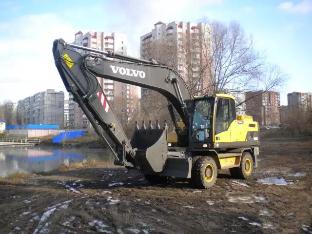 Экскаватор на час в Москве и Московской области