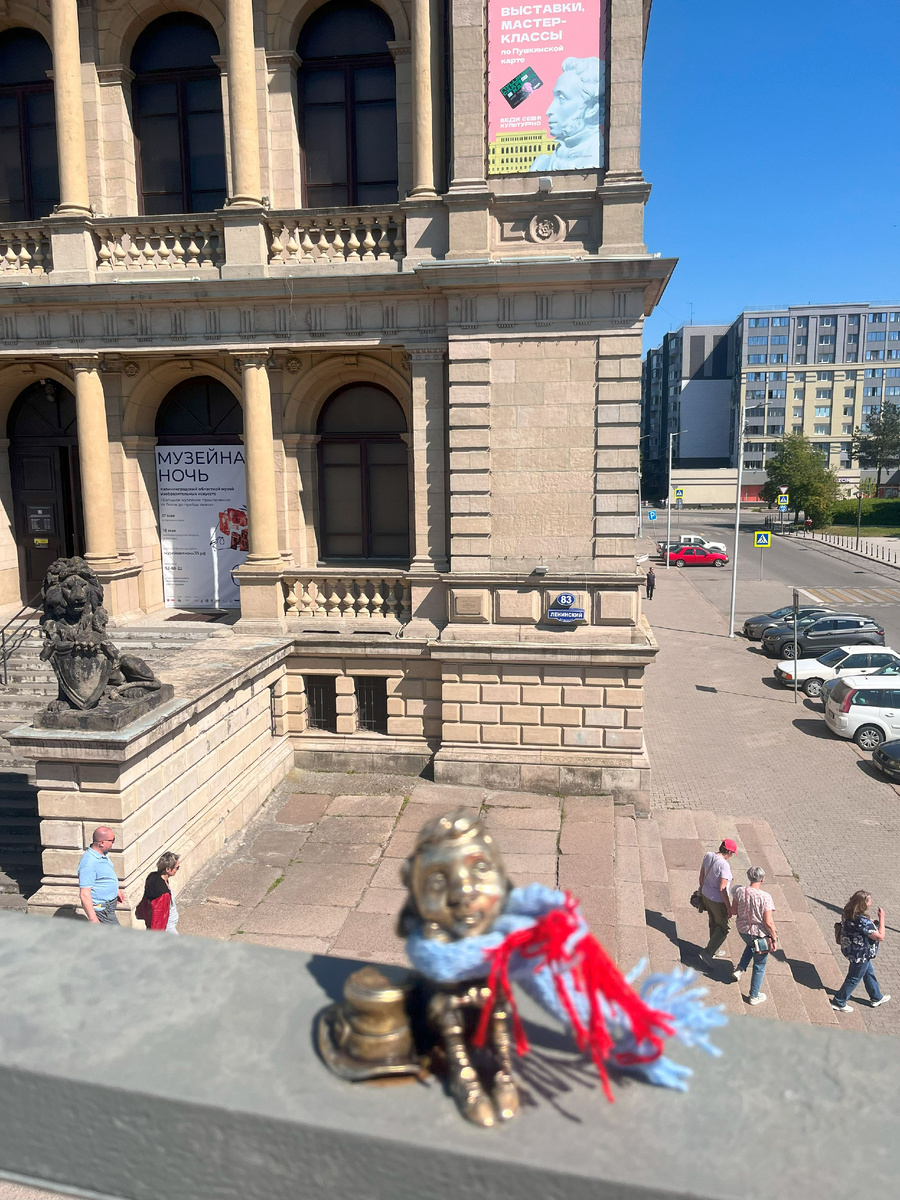 сидит Хомлин 