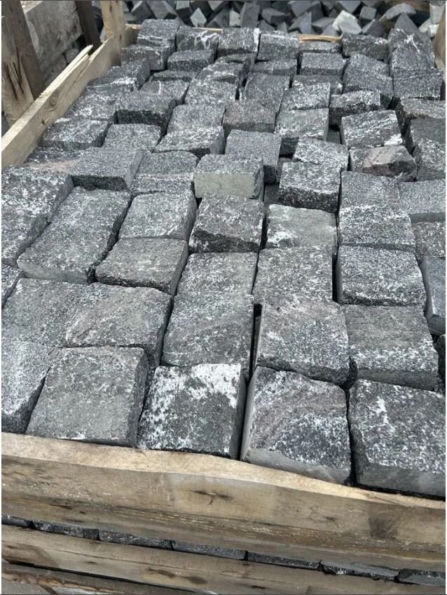 Брусчатка 10/10/5 пилено колотая из амфиболита