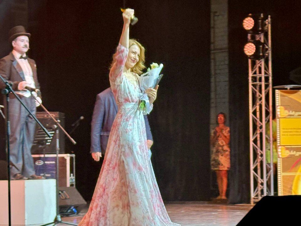    В Ульяновске шли творческие вечера и дискуссионные столы, открывались выставки и показывали спектакли. Марина ДОЛГОВА