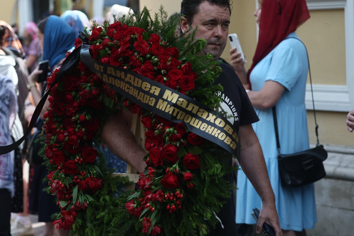 Лепс на похоронах заворотнюк. Лепс на похоронах заворотнюк. Лепс на похоронах заворотнюк. Лепс на похоронах заворотнюк. Похороны заворотнюк.