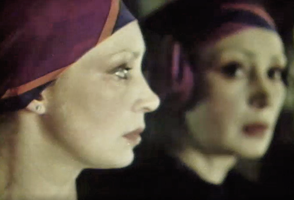 Кадр из фильма "Переступить черту" (1985)