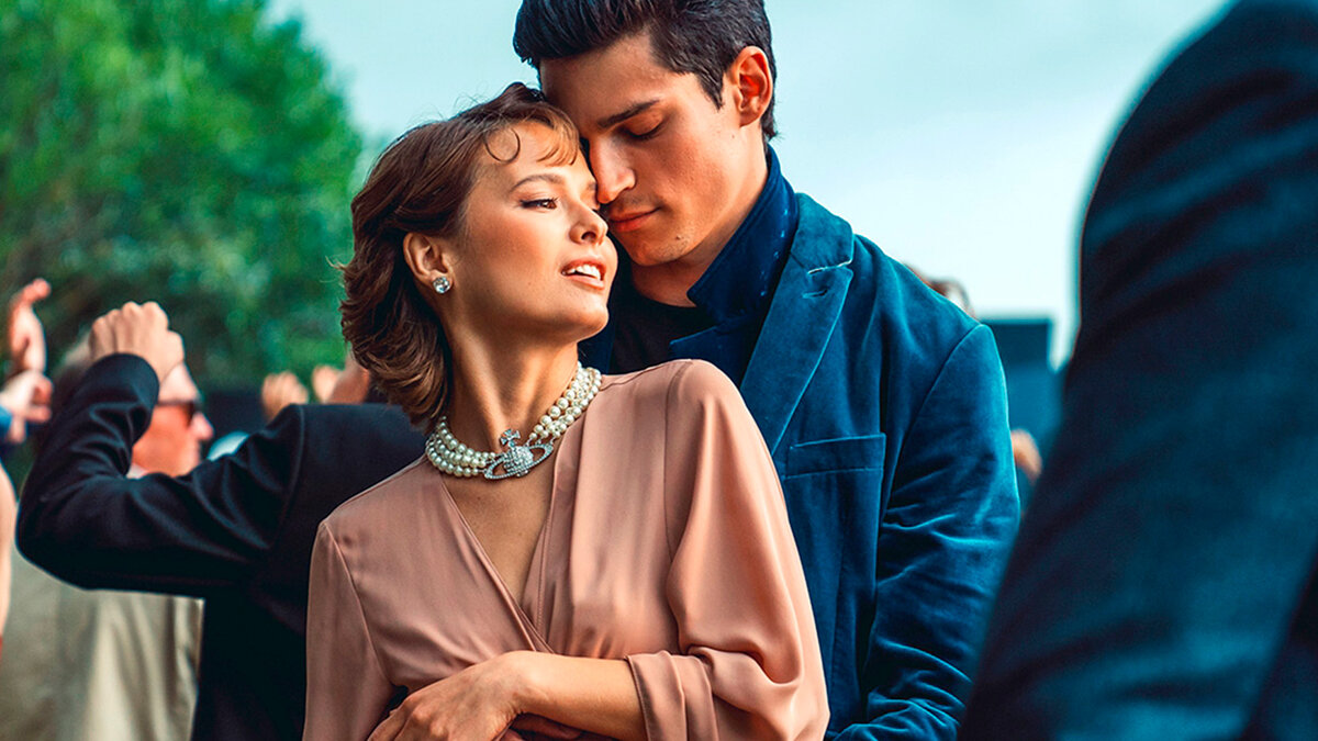 Кадр из сериала "Жить жизнь"