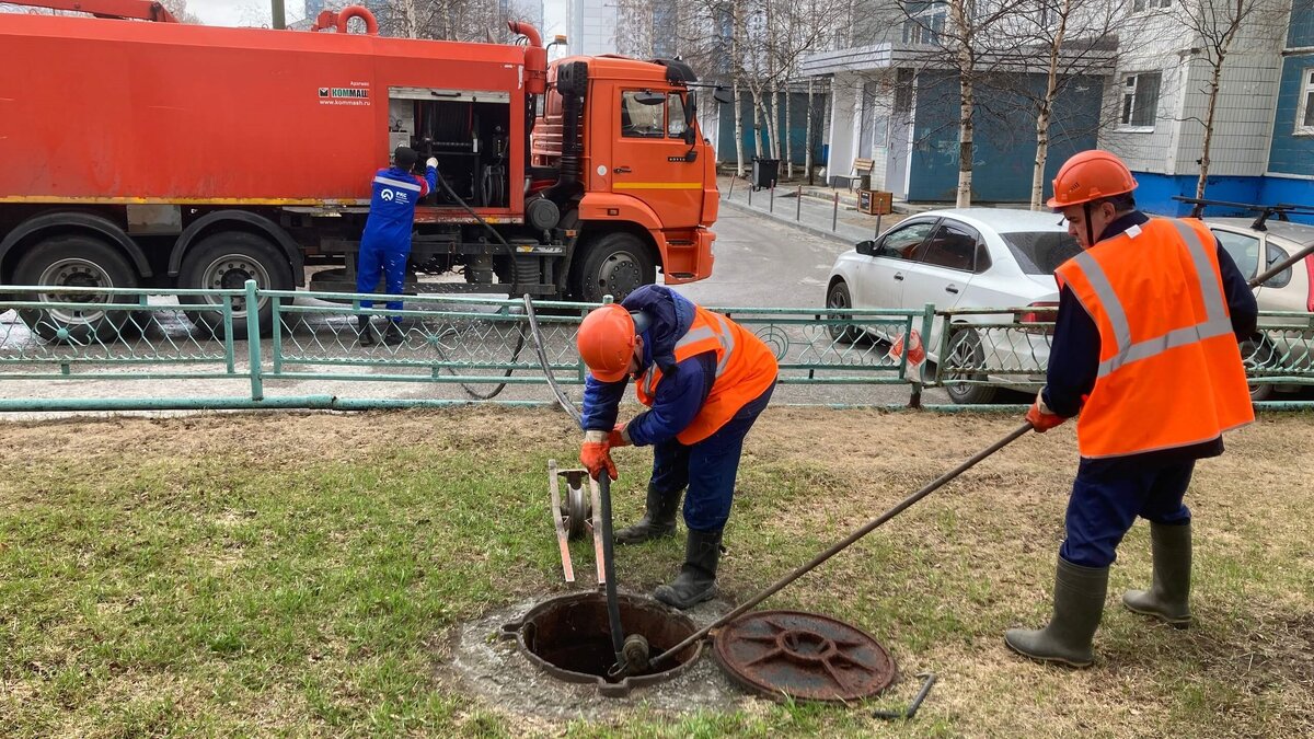    В Нижневартовске начались профилактические работы по замывке канализации