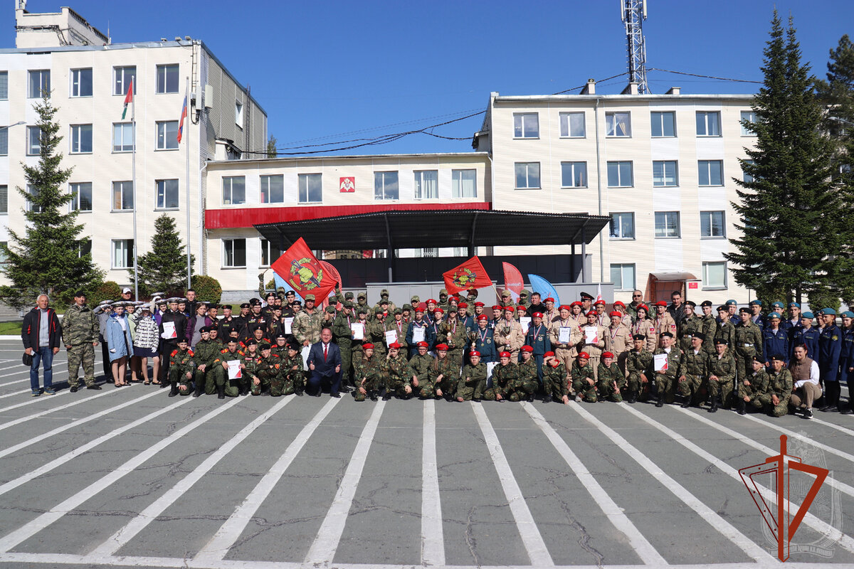 В Новосибирском военном институте Росгвардии провели военно-патриотическую  игру «Зарница» в новом формате | Росгвардия Новосибирск | Дзен