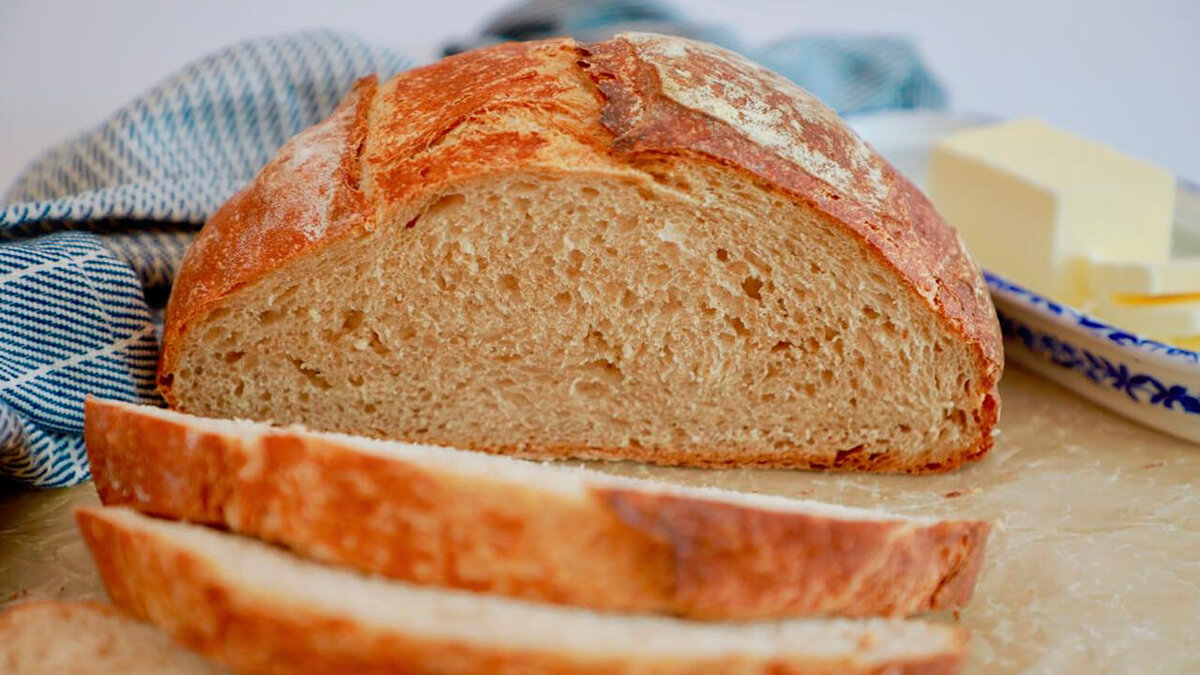 Мы продолжаем тему выпечки хлеба и сегодня предлагаем приготовить пшеничный хлеб на закваске.