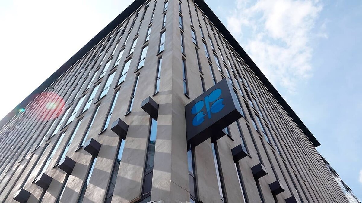 Фото: https://tvzvezda.ru/ (https://mcdn.tvzvezda.ru/storage/news_other_images/2023/12/01/3e86d421e6d8400da2962a4e81a1e790.jpg)