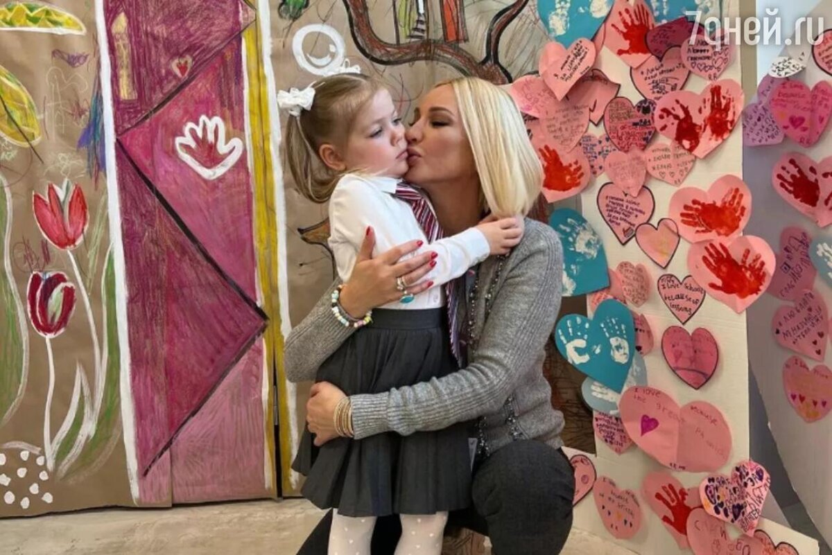    Лера Кудрявцева с дочерью Машей соцсети