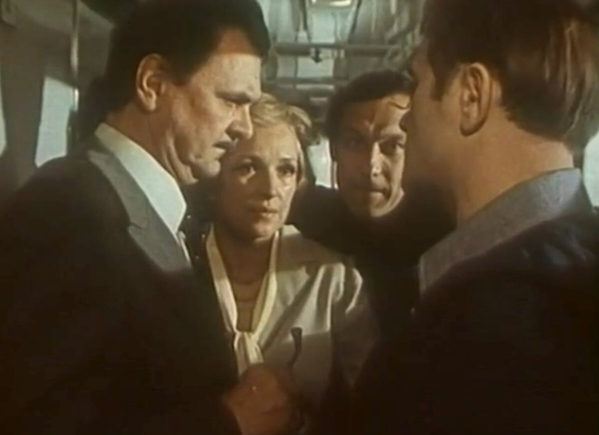 Кадр из кинофильма "Мы, нижеподписавшиеся", 1980 г., режиссер Татьяна Лиознова, сценарист Александр Гельман, композитор Микаэл Таривердиев (скриншот)