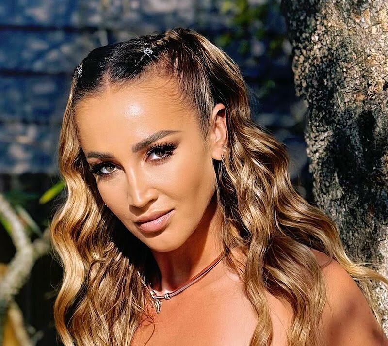     Ольга Бузова соцсети