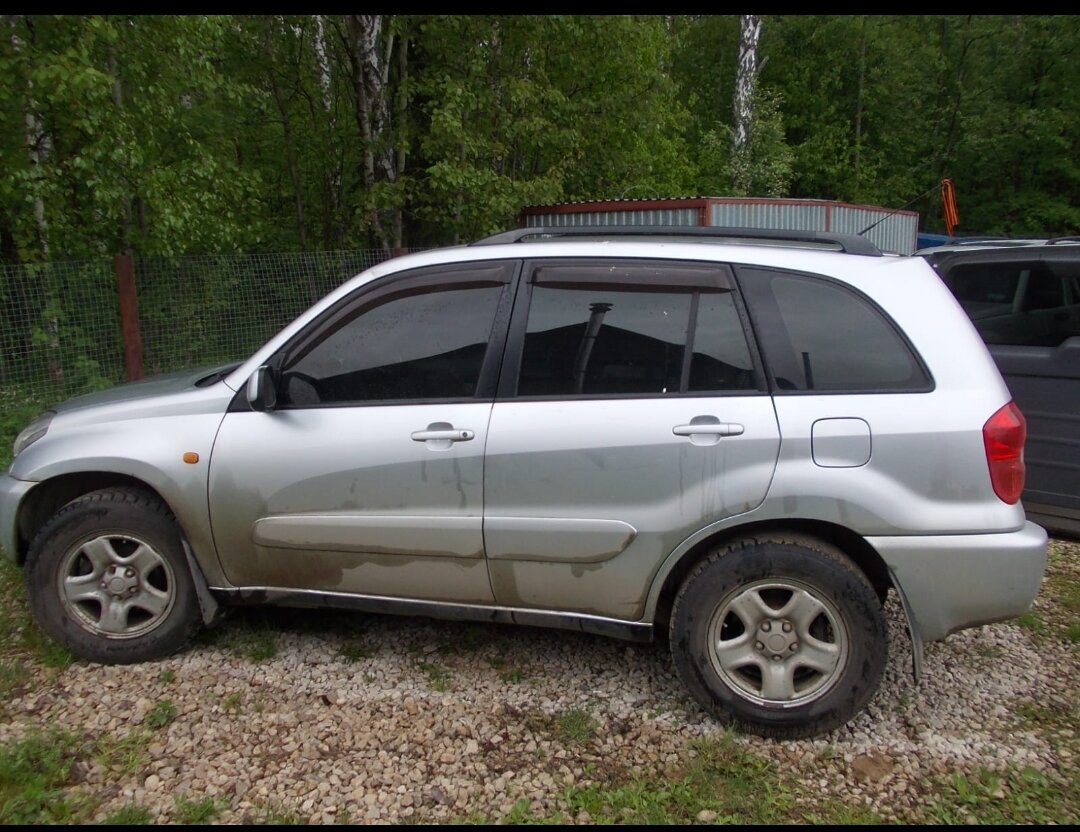 Фото автора. Мой первый "Rav4".