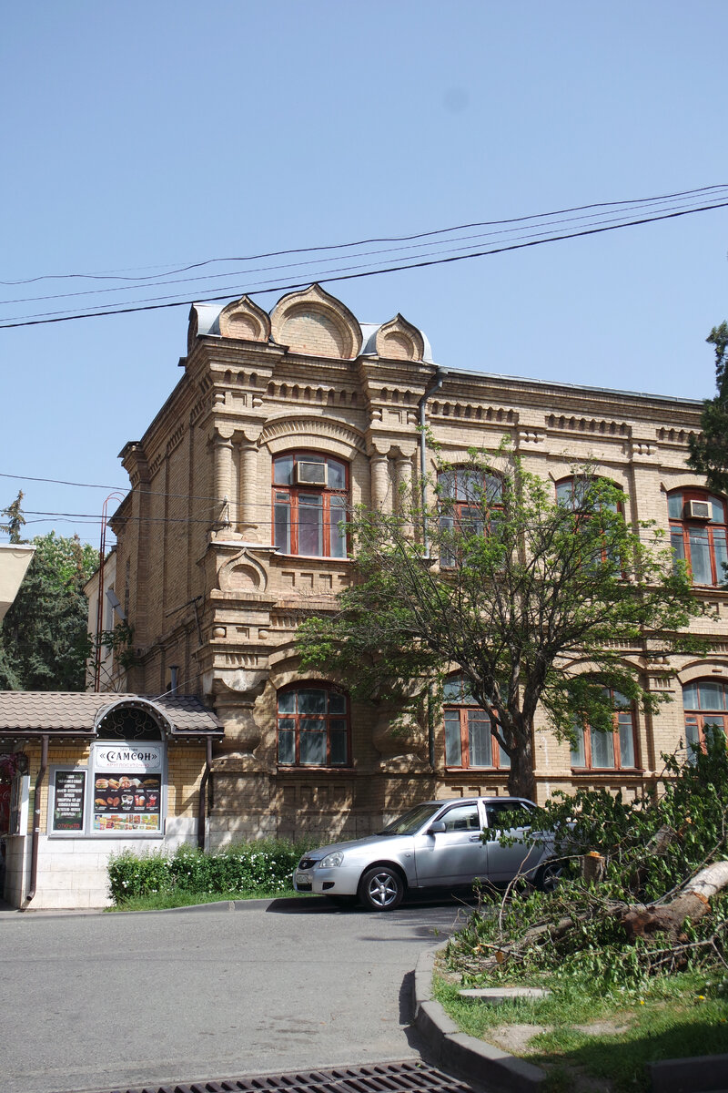 пишут, что это ЦПШ - Церковно-Приходская-Школа сейчас, если не так - поправьте:)