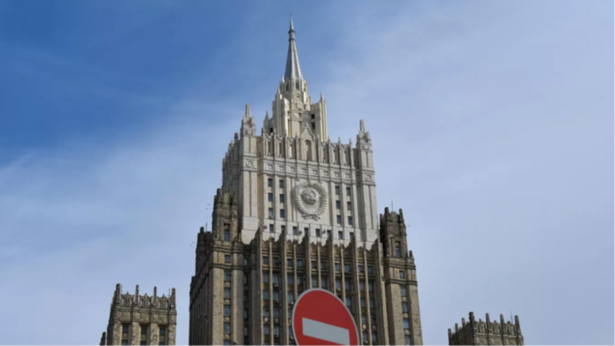    МИД России запретил въезд новым представителям британской политики и СМИ