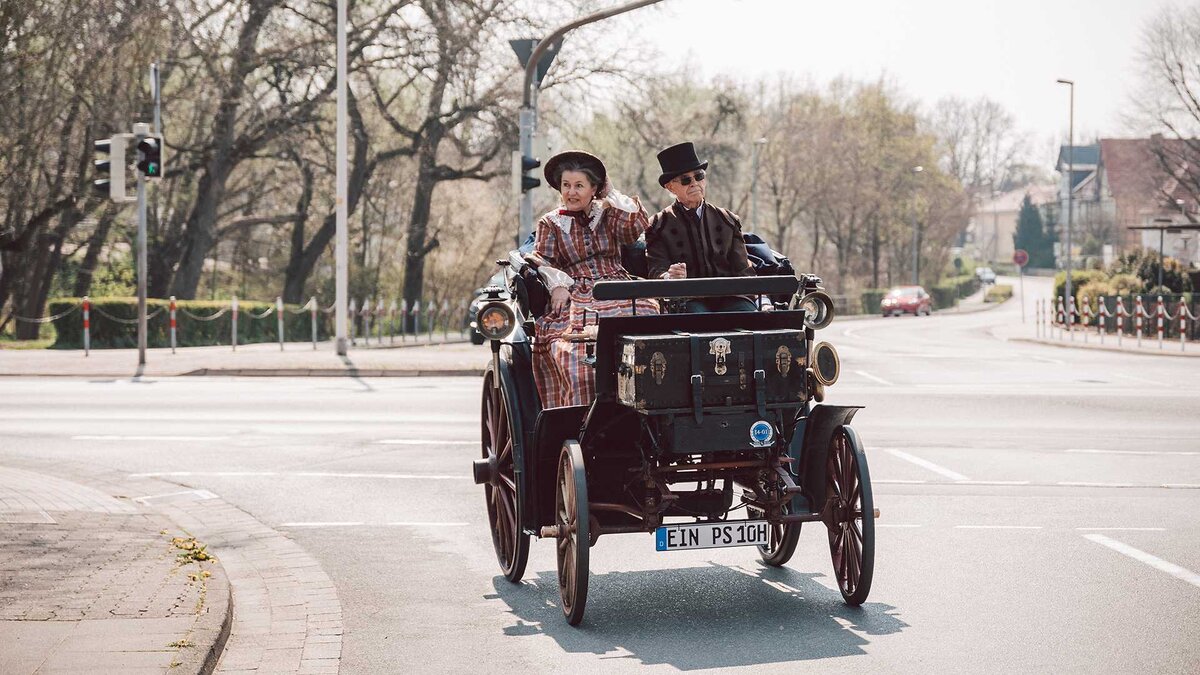 https://cdn.motor1.com/images/mgl/7wLP7/s1/benz-victoria-1894.jpg