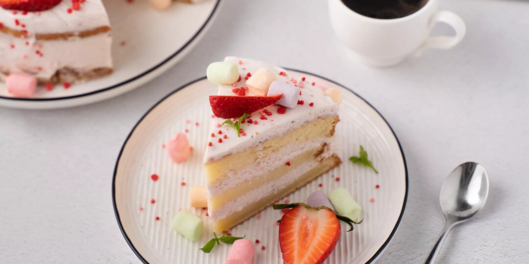 Торт с клубникой и сливками