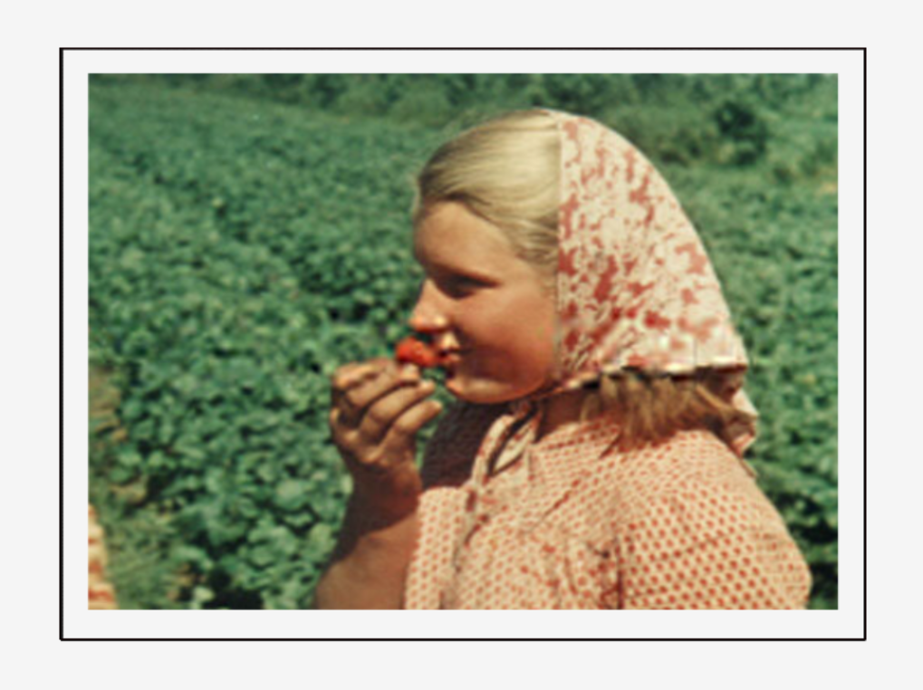 Клубника ассоциируется с детством и молодость. И это интересно, так как ягода продается и в наше время, и вовсе не перестала быть вкусной.