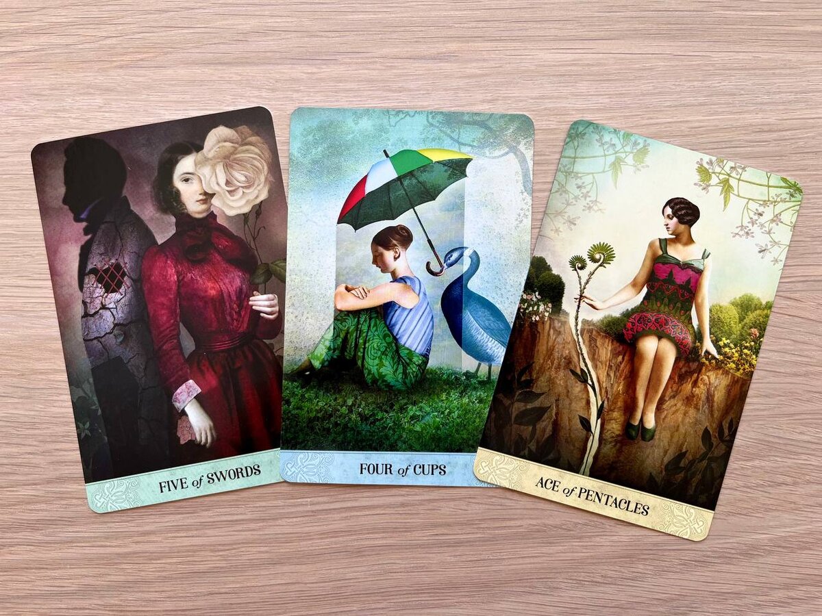 5 мечей, 4 кубков, туз пентаклей