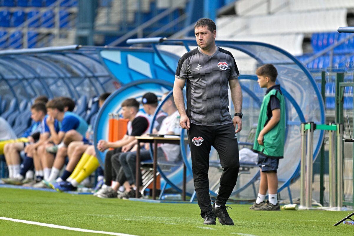 И. о. главного тренера ФК «Сокол» Рустем Сабирзянов. Фото: ФК «Оренбург»