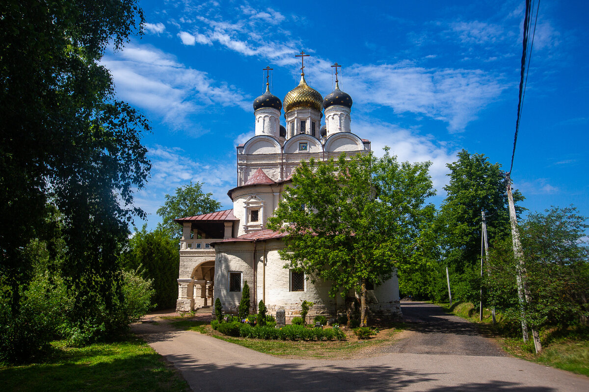 Краснохолмская Ново-Соловецкая Марчуговская пустынь. Троицкая церковь. Село Фаустово, городской округ Воскресенск. Московская область. Фото автора статьи (ещё 1 фото, листайте галерею)