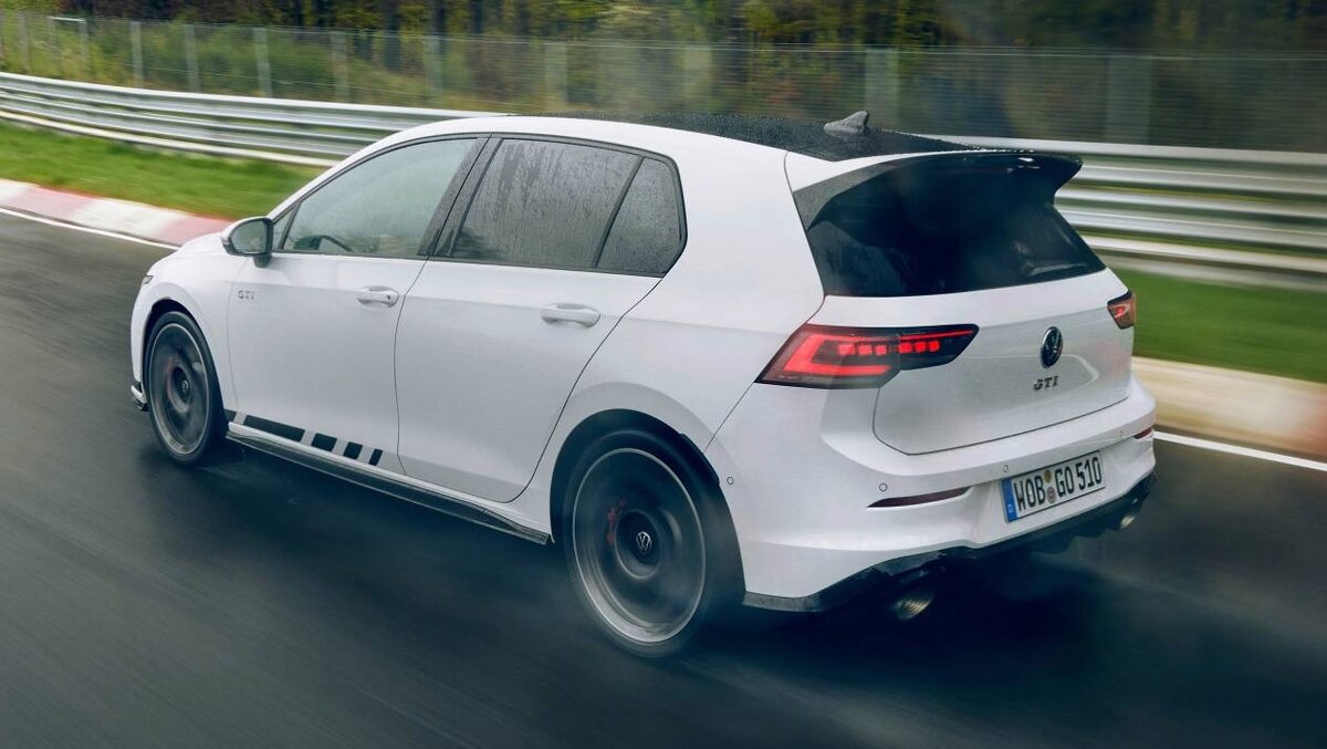 VW Golf GTI Oryx