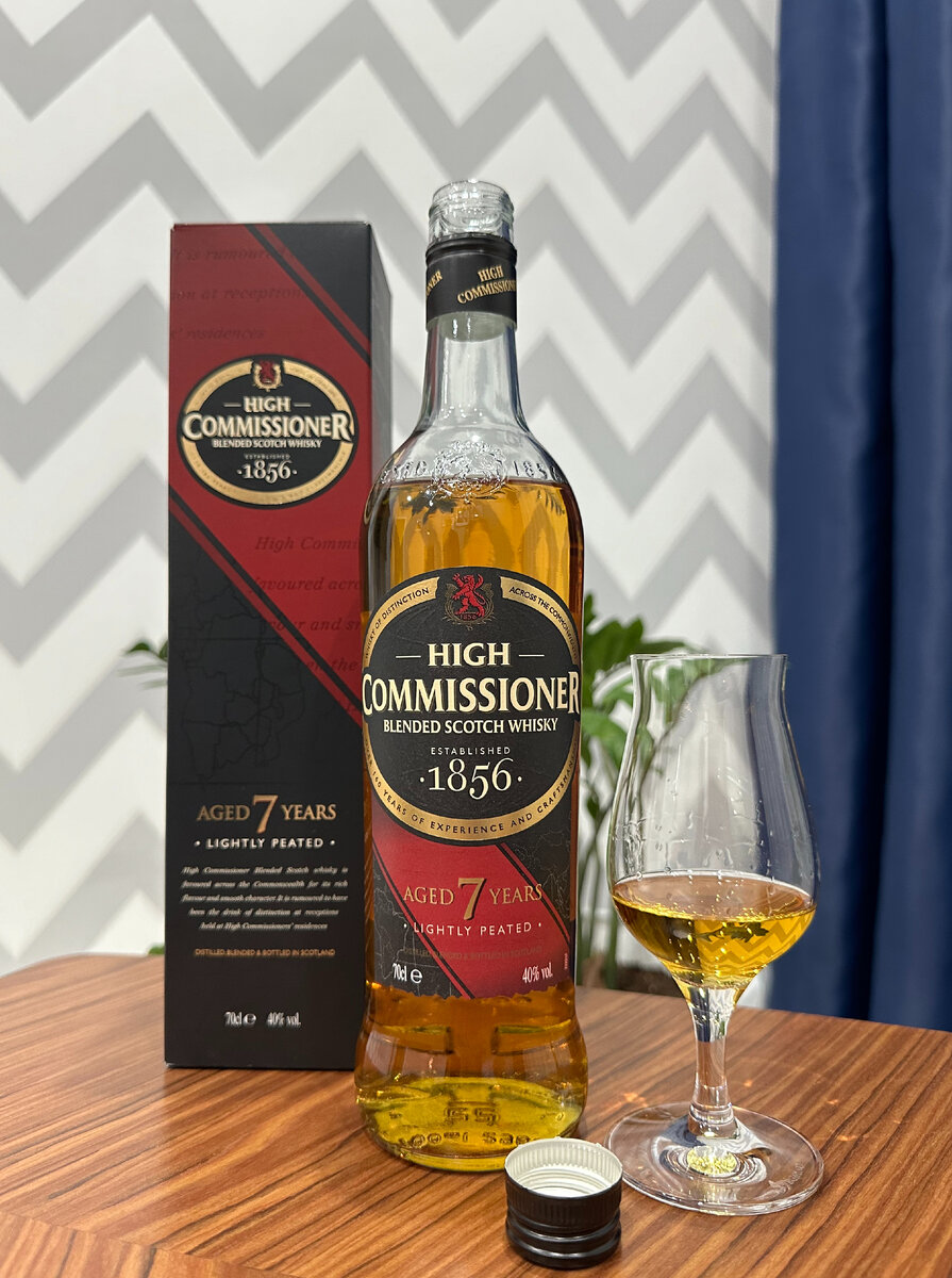 Несмотря небольшую стоимость, виски имеет хороший дизайн этикетки и коробку